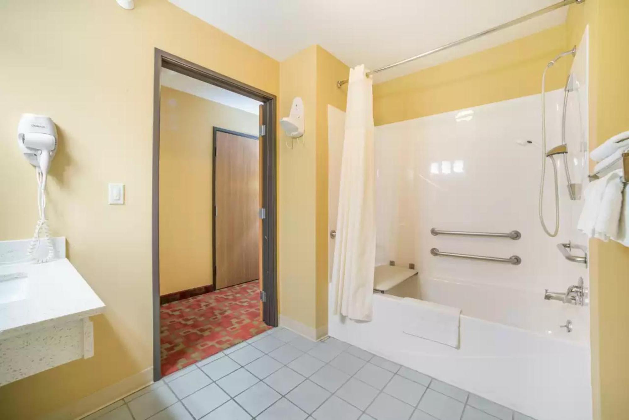 Quality Inn O'Fallon Il - St Louis Esterno foto