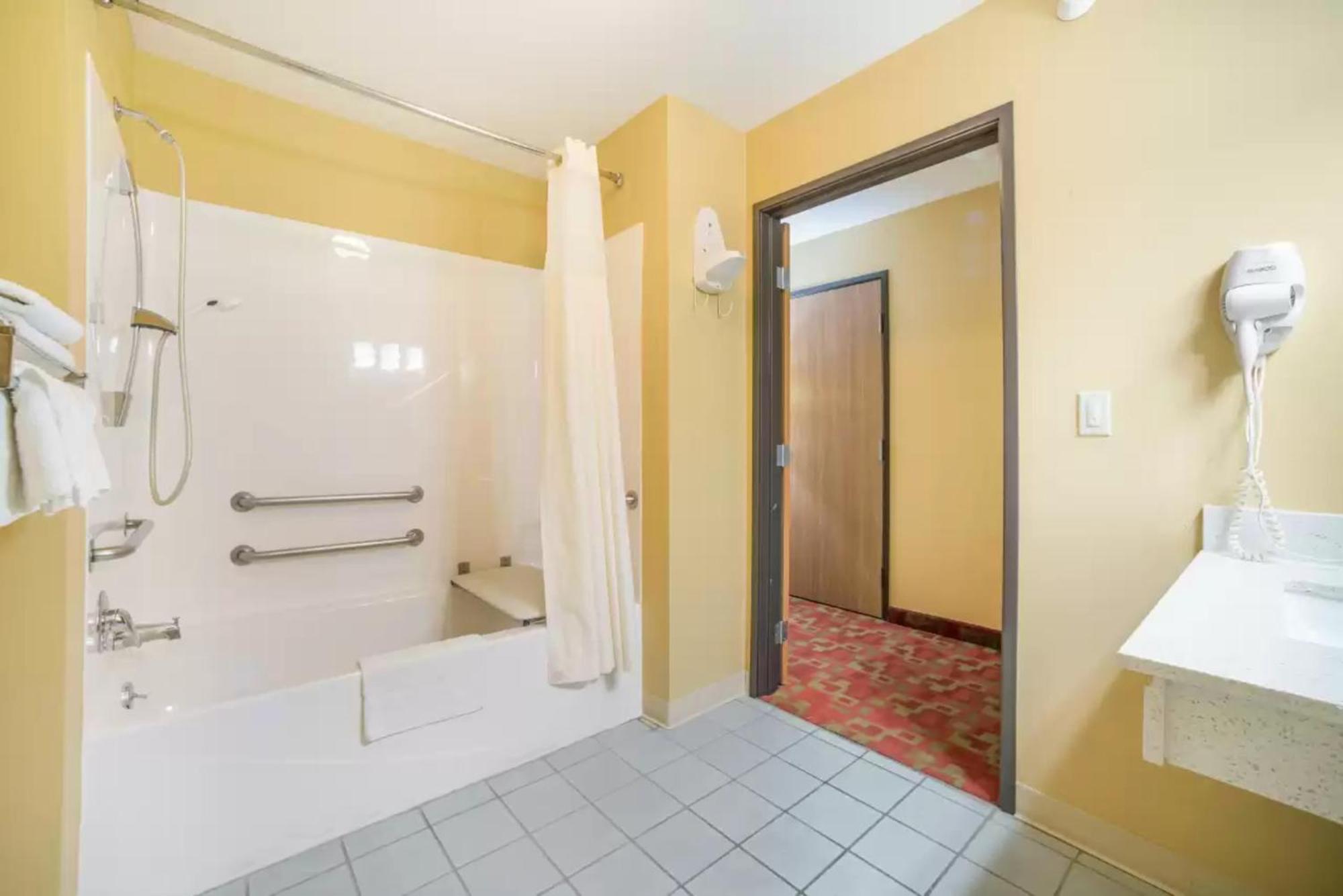 Quality Inn O'Fallon Il - St Louis Esterno foto
